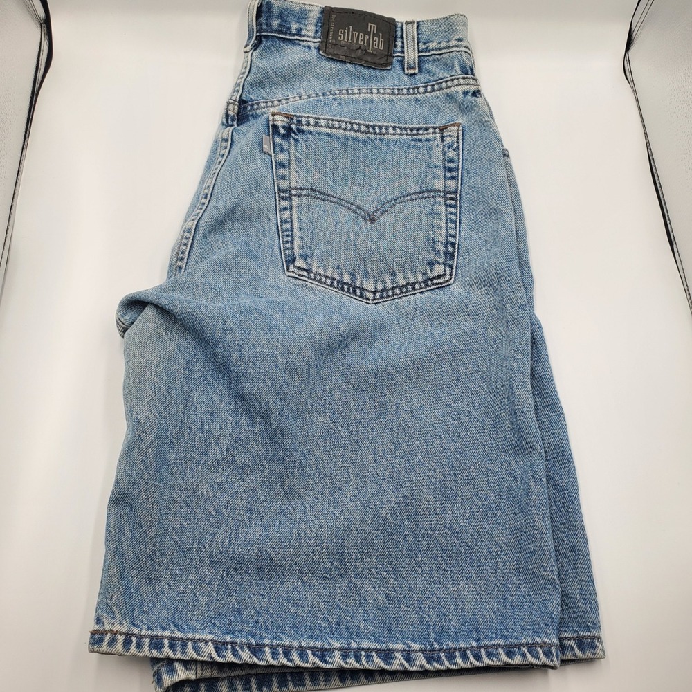 Vintage Levis SilverTab Loose Fit Denim Shorts Mens 36 Light Wash Blue Baggy 90s